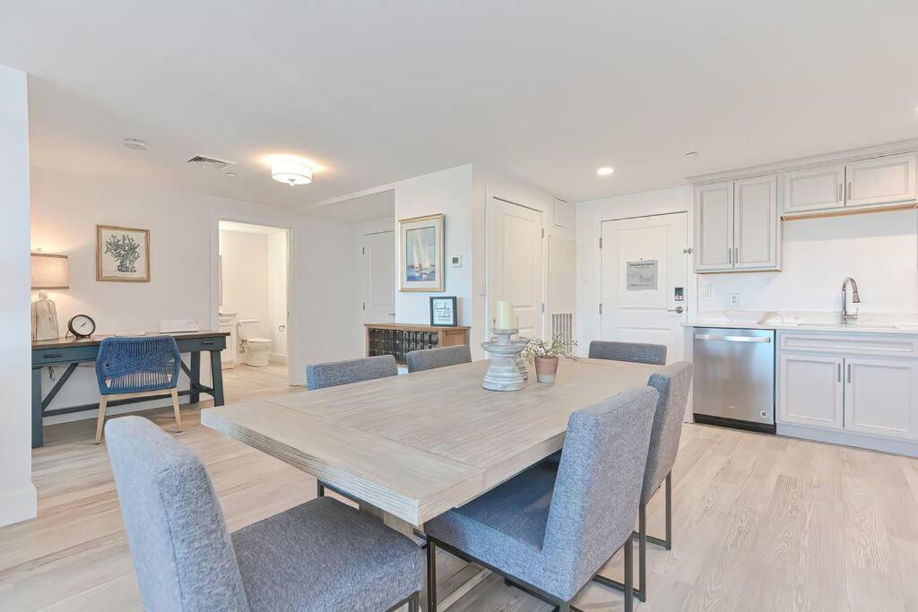 Downtown Plymouth Waterfront Luxury Condos Exterior foto